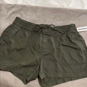 Old Navy Women's Green Cargo Shorts